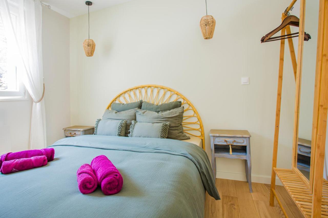 Ideal Pro & Couple - 2 Logements Theme Boho Chic Rdc & Dandy 1Er Etage - Quartier Calme - Jardin - Wifi Hd - Smart Tv - Parking Gratuit - Proche Centre & Transports - Ask Home Valenciennes Bagian luar foto