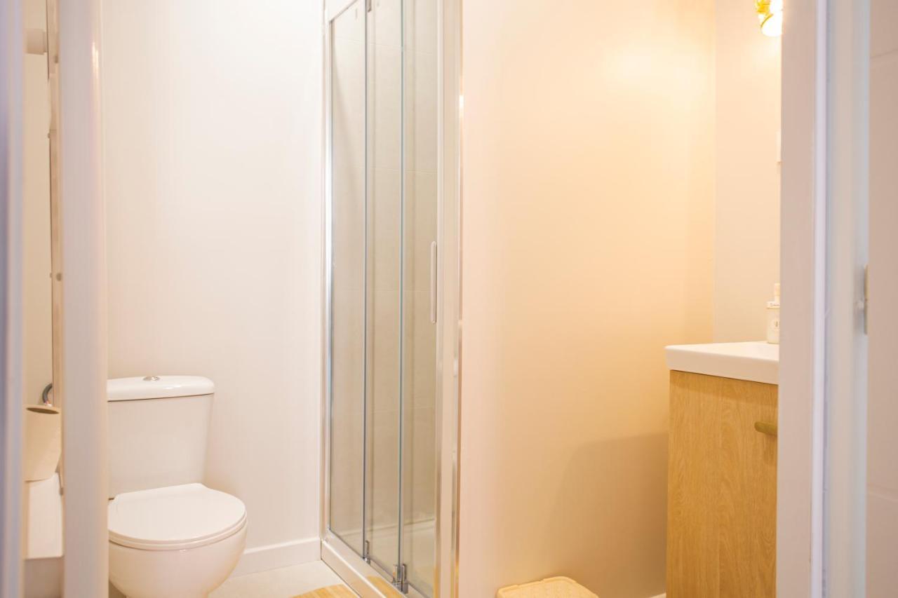 Ideal Pro & Couple - 2 Logements Theme Boho Chic Rdc & Dandy 1Er Etage - Quartier Calme - Jardin - Wifi Hd - Smart Tv - Parking Gratuit - Proche Centre & Transports - Ask Home Valenciennes Bagian luar foto