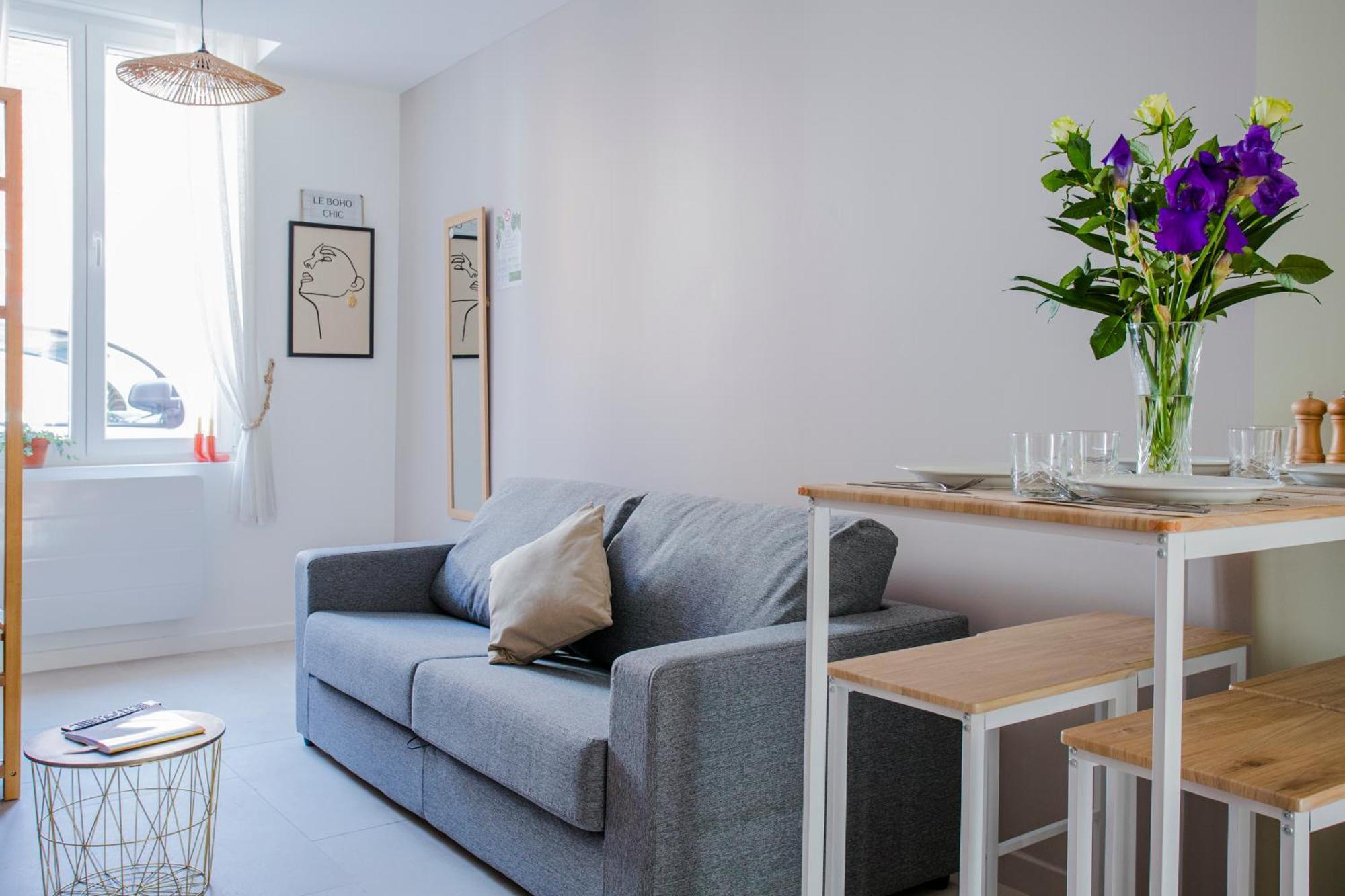 Ideal Pro & Couple - 2 Logements Theme Boho Chic Rdc & Dandy 1Er Etage - Quartier Calme - Jardin - Wifi Hd - Smart Tv - Parking Gratuit - Proche Centre & Transports - Ask Home Valenciennes Bagian luar foto